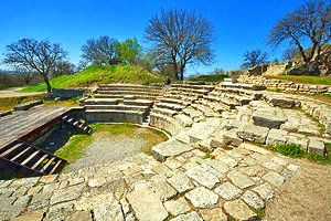 Exploring the Ruins of Ancient Troy: A Visitor