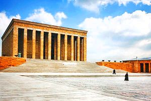 Visiting the Atatürk Mausoleum (Anitkabir)