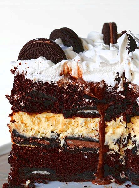 Oreo Cheesecake Cake!